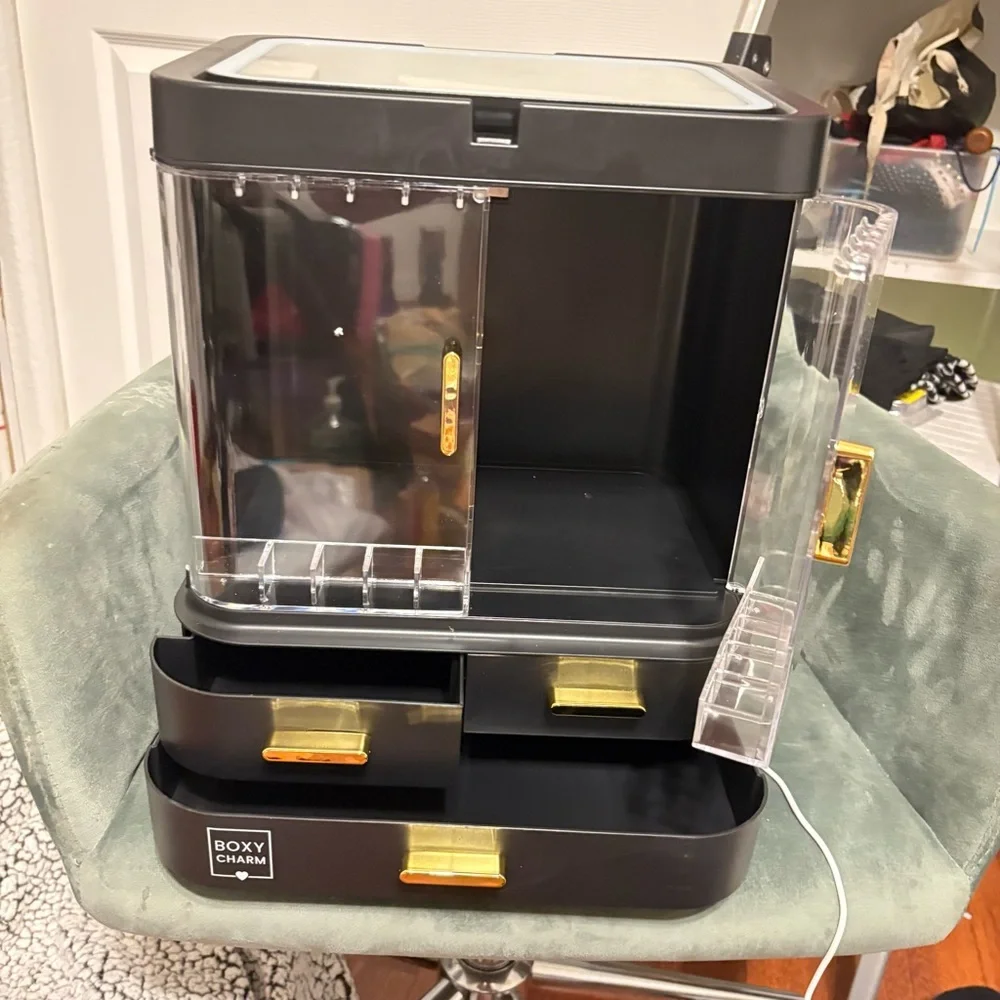 Black and Gold Makeup Organizer with Mirror and light